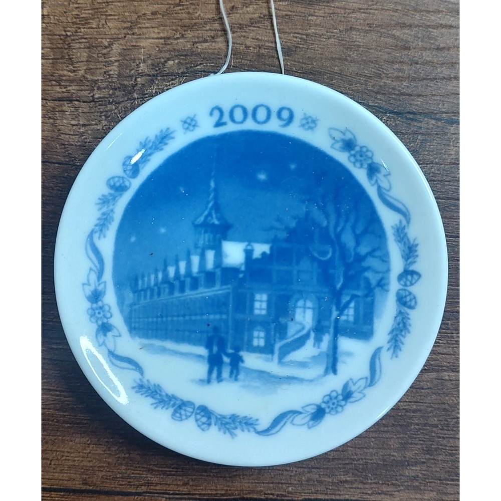 2009 Royal Copenhagen Christmas Plaquette Ornament A6